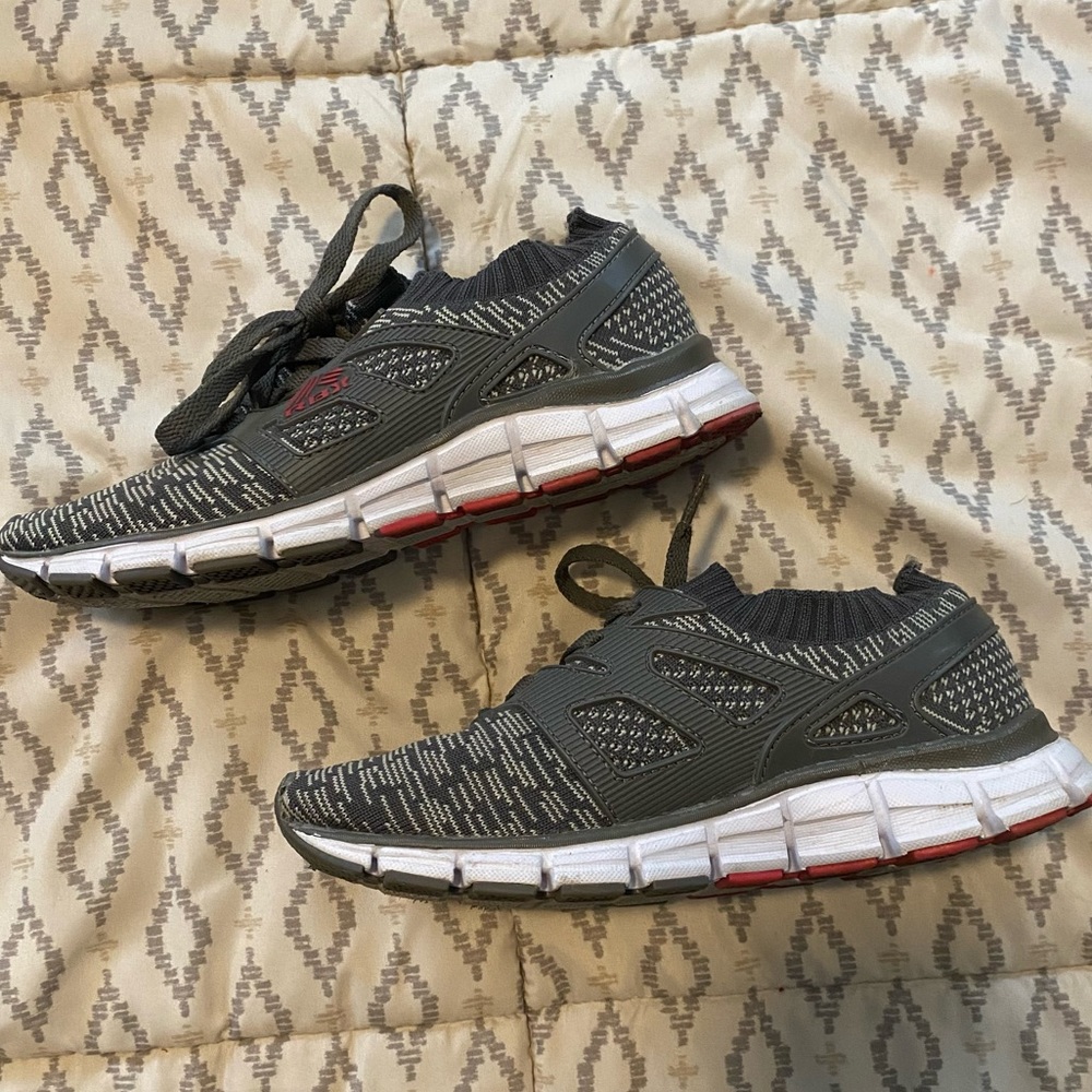 Reebok shoes size 6